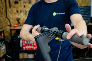 Atelier de réparation de trottinette électrique à Lyon