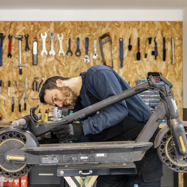 Réparation trottinette électrique à Lyon avec Fix&Move - ©Justine Peilley Photographie